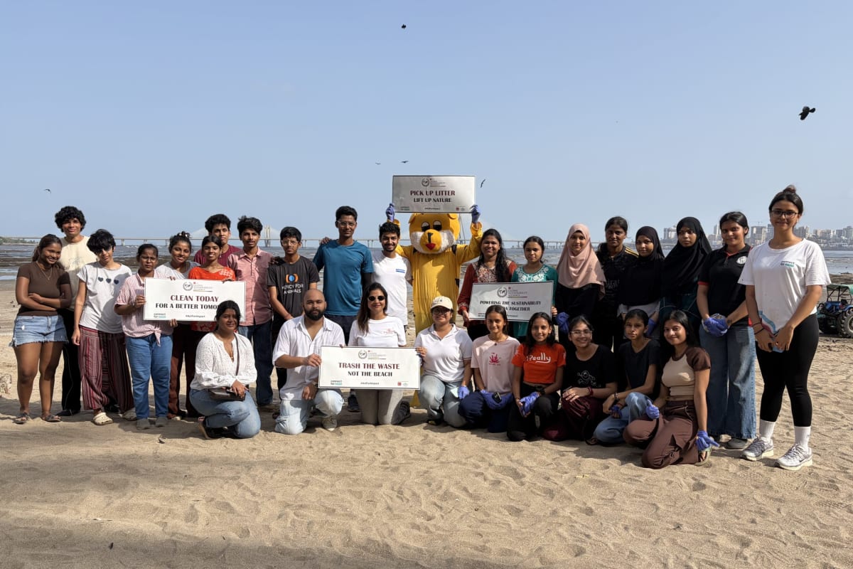 Hundreds Clean India's Beaches in Mega Volunteer Drive