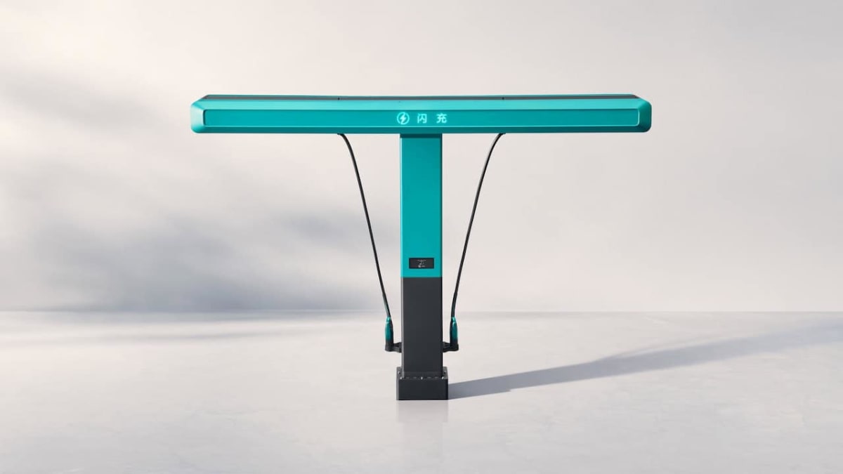 BYD FLASH Charger station with electric vehicle connected for ultra-fast five-minute charging session