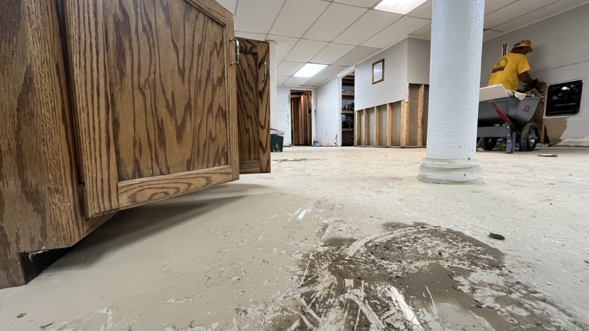 Kentucky Volunteers Rebuild Flooded Church in Days - Image 5