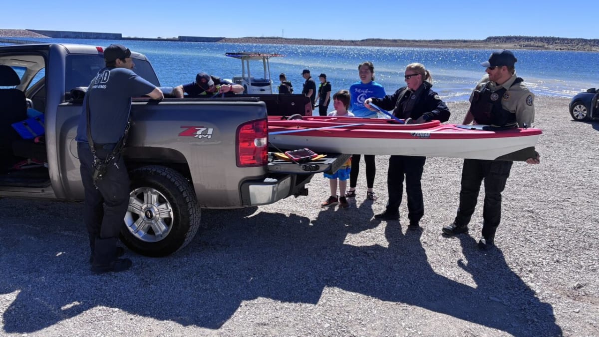 Family Rescued from Colorado Lake After Kayak Capsizes - Image 3