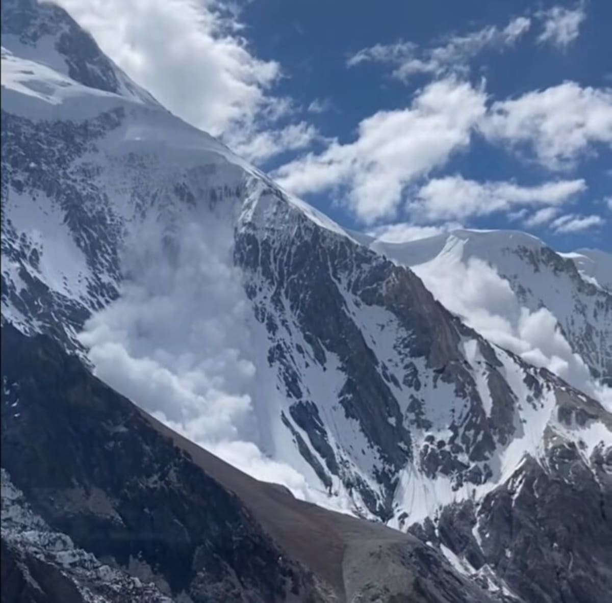 Three Villagers Find Lost Climber, Honor His Memory - Image 3