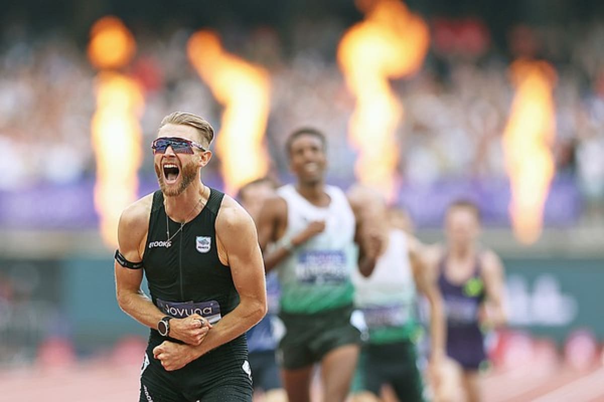 Josh Kerr Shatters 27-Year Mile Record in London - Image 2