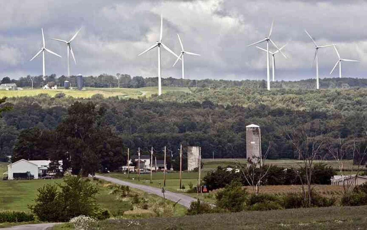 Wind and Solar Farms Boost Rural Economies by 7%