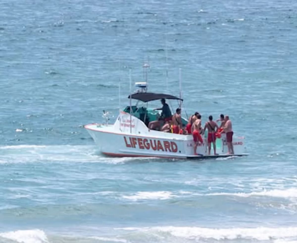 LA Lifeguards Save 1,500+ Lives During Heat Wave Weekend