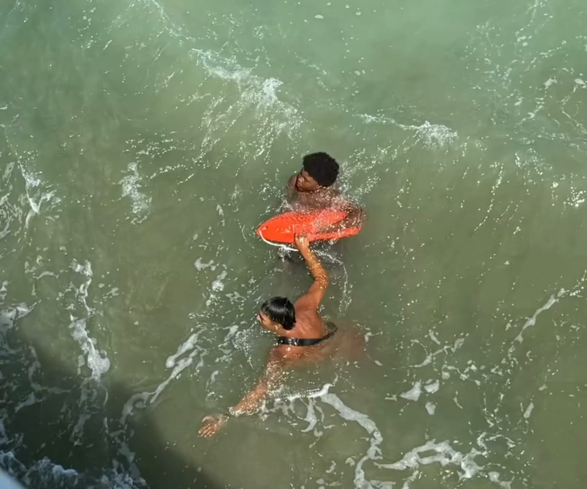 LA Lifeguards Save 1,500+ Lives During Heat Wave Weekend - Image 2
