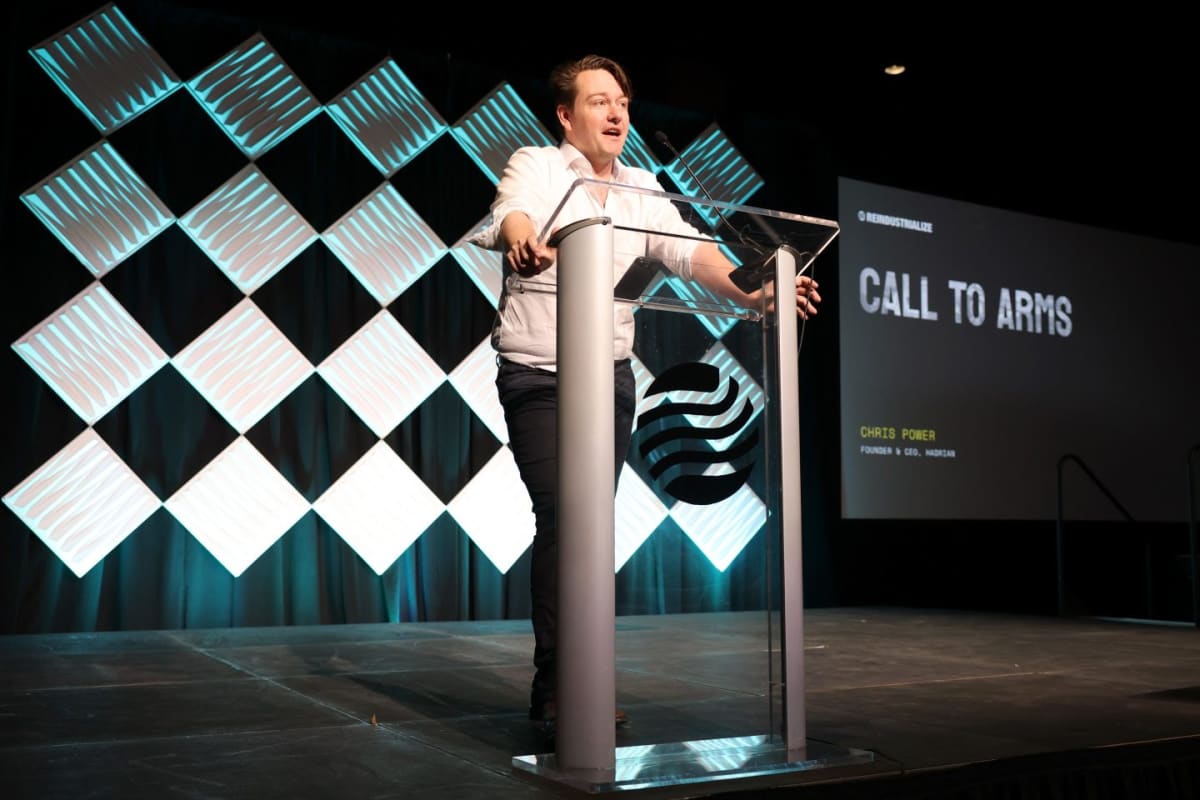 Blue-Collar Salaries Could Soar as AI Reshapes Job Market - Image 2