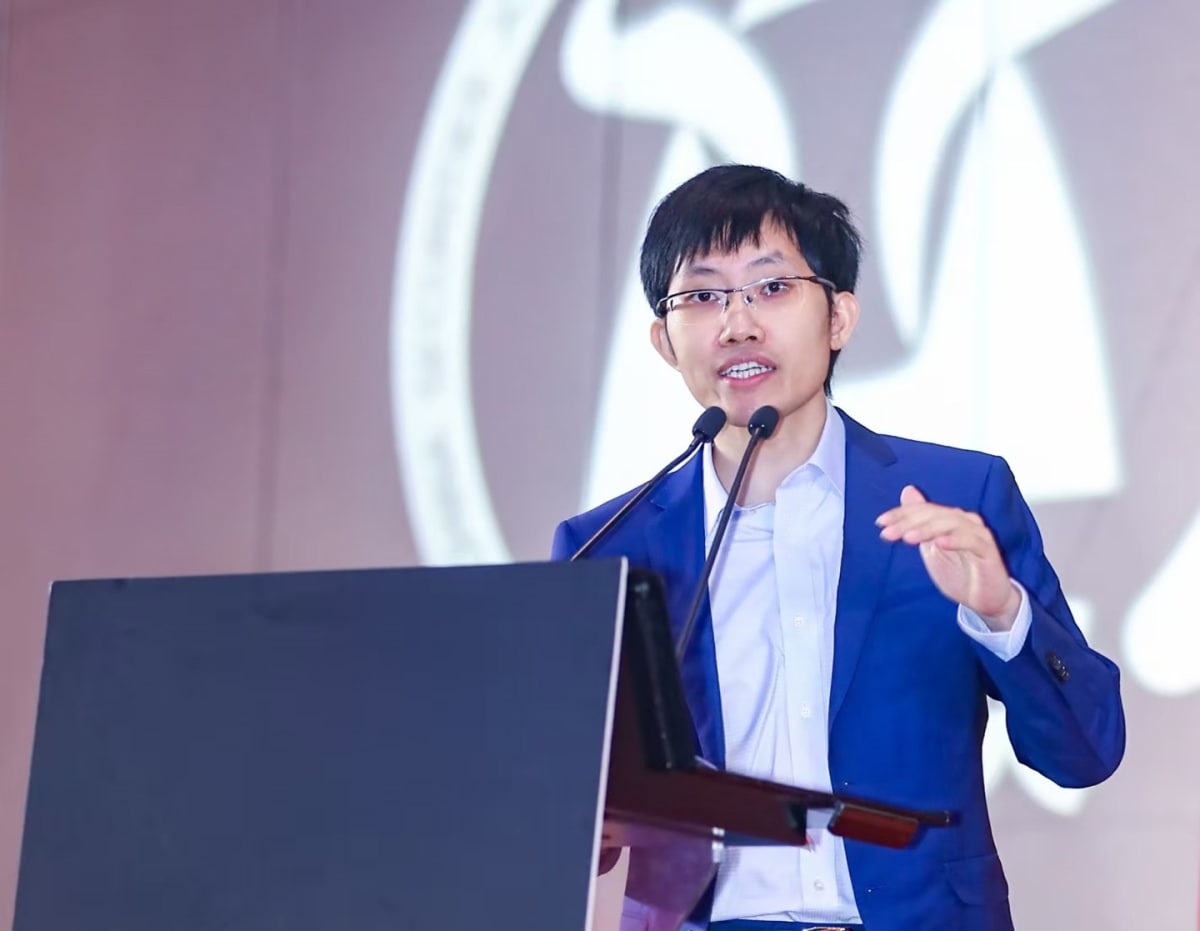 AI Giant DeepSeek Bans Overtime, Hits $60B Valuation - Image 4