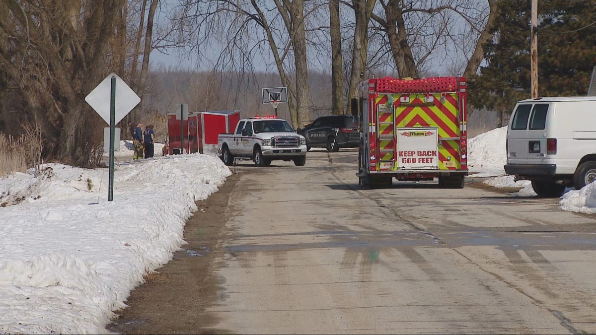 Firefighters Save Dog From Icy Green Bay Waters - Image 4