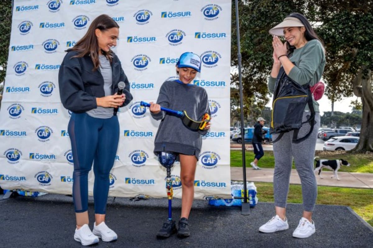 7-Year-Old Cancer Survivor Meets Her Paralympian Hero - Image 2