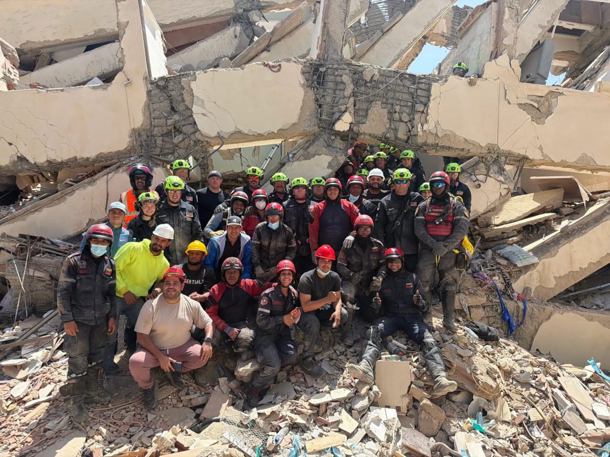 US Team Rescues Baby and Mother From Venezuela Quake - Image 3
