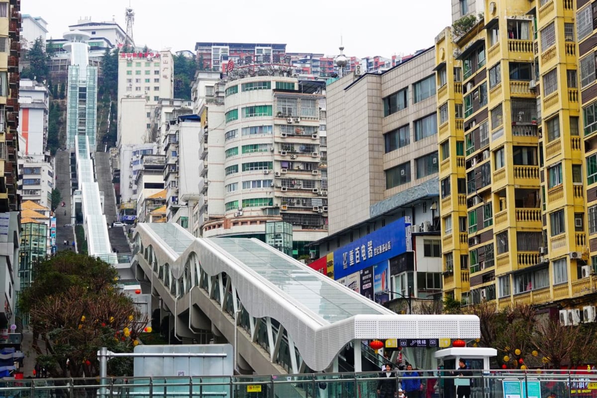 China's Half-Mile Escalator Takes 21 Minutes to Ride - Image 2