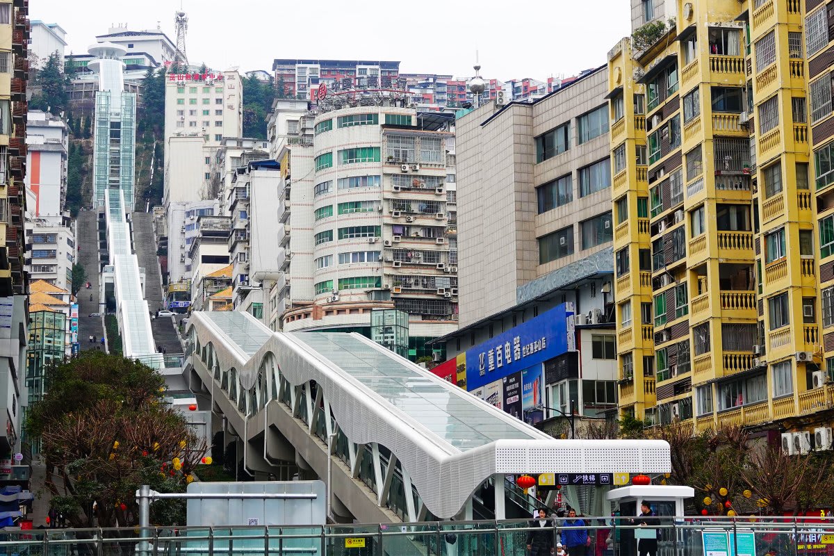China's Half-Mile Escalator Takes 21 Minutes to Ride