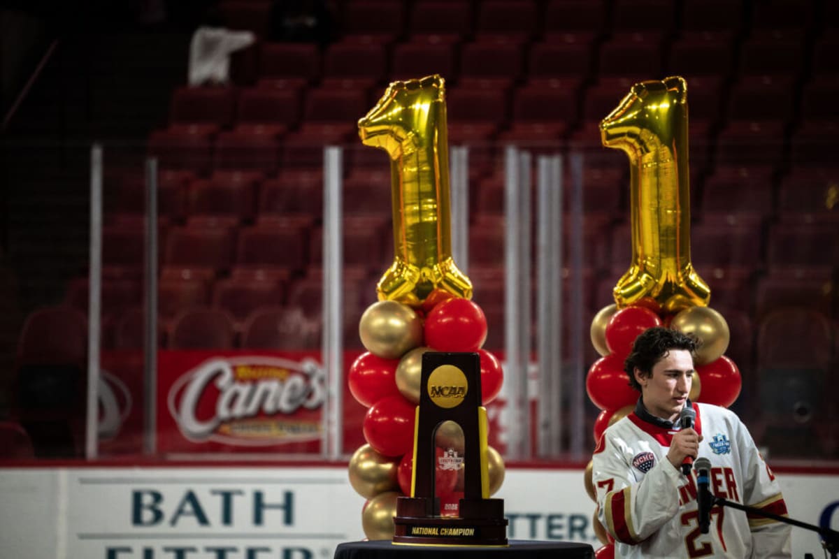 Denver Pioneers Win 11th NCAA Hockey Title, Celebrate with Fans - Image 5