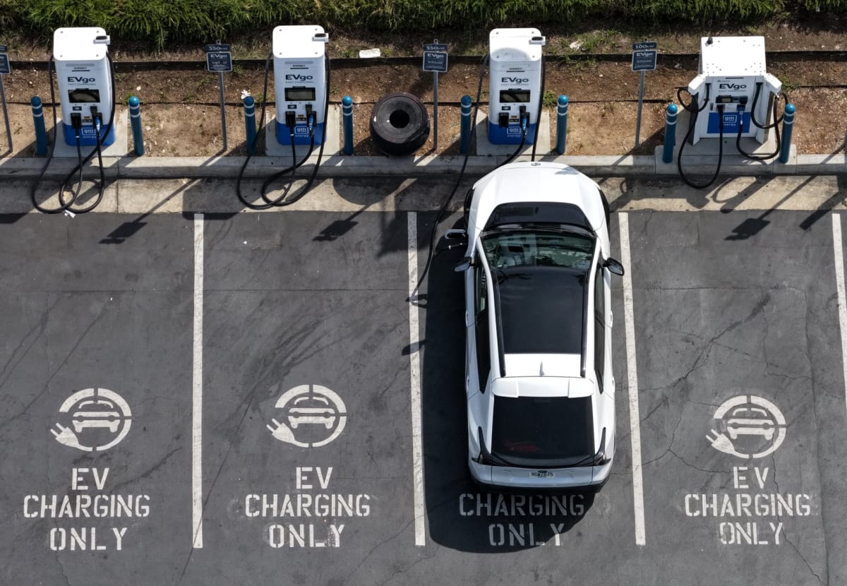 Used EV Sales Jump 12% as Prices Drop in Buyer's Market - Image 2