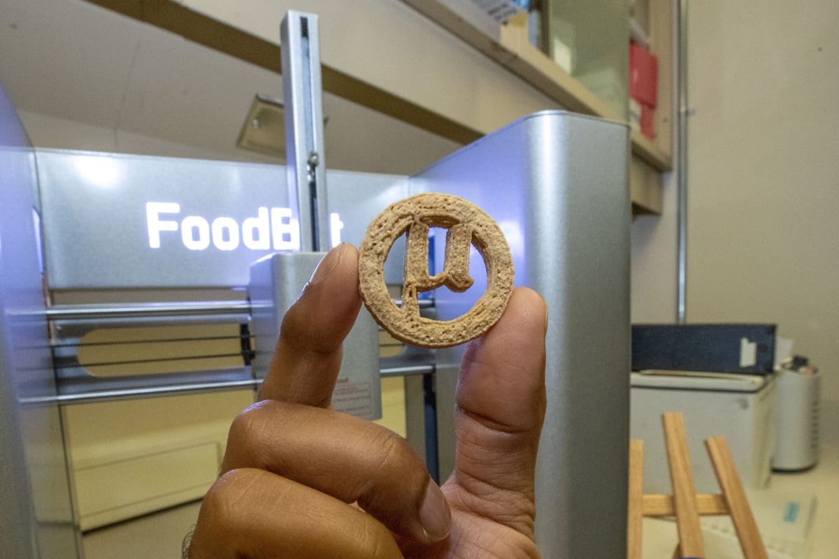 Scientists Turn Plastic Bottles Into Edible Vanilla Cookies - Image 2