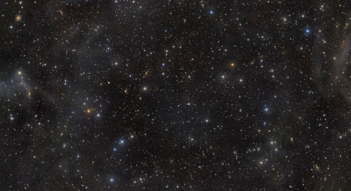Telescope Captures 650,000 Galaxies in Single Photo - Image 4
