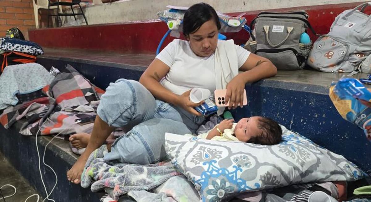 Temporary shelter set up in boxing coliseum for Colombian earthquake survivors in Chocó