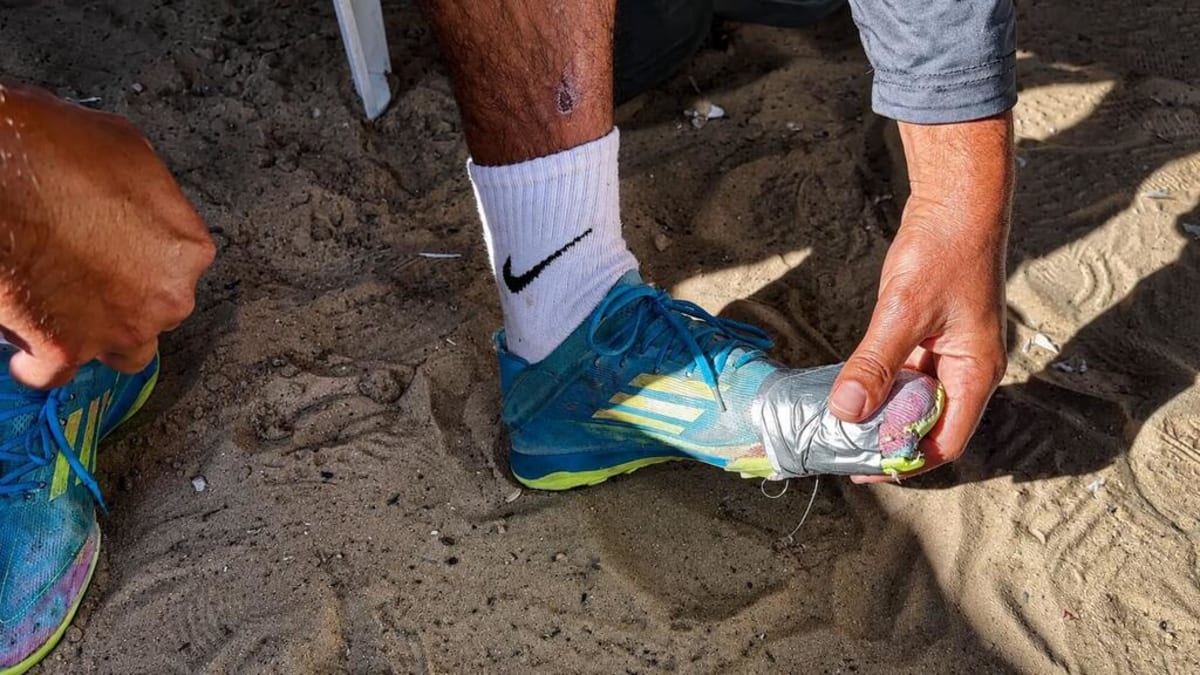 Football Brings Joy to Gaza Camps Despite Harsh Conditions - Image 2
