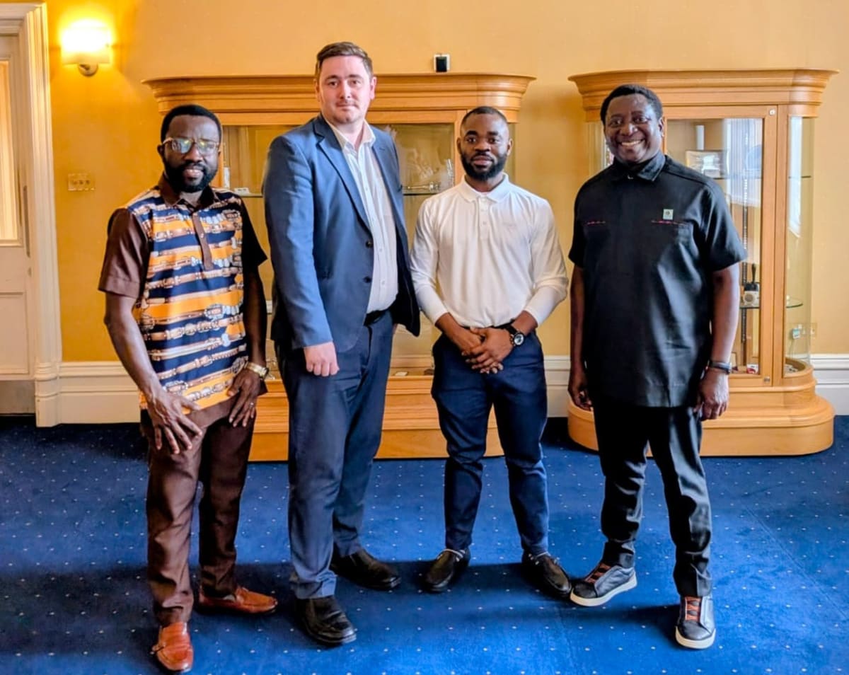 Ghanaian student leaders meeting with Middlesbrough mayor in official government office