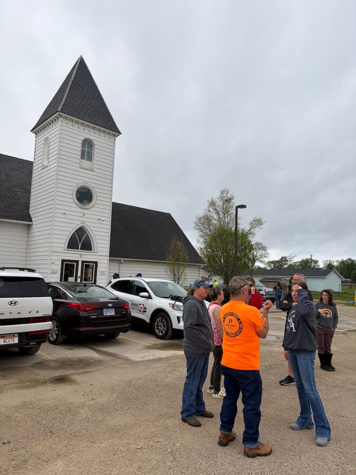 100+ Volunteers Rebuild Kansas Town Hit by Tornado - Image 5