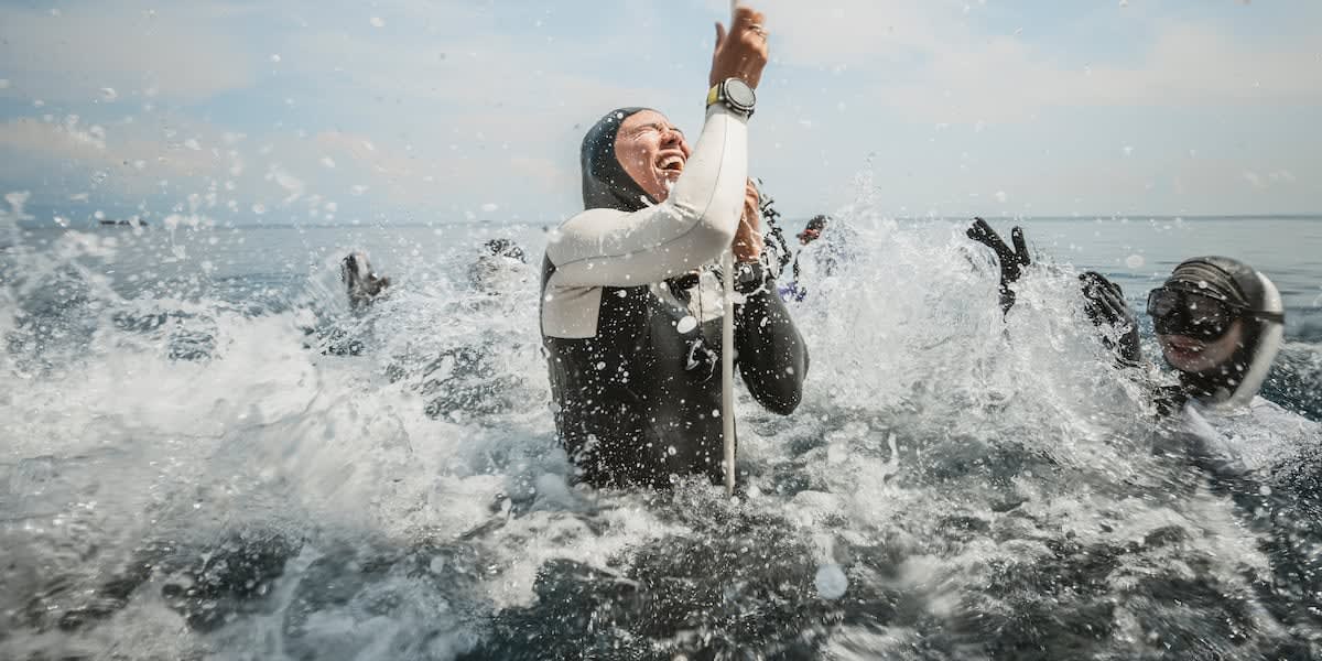 Hawaii Mom Ties World Record With 348-Foot Freedive