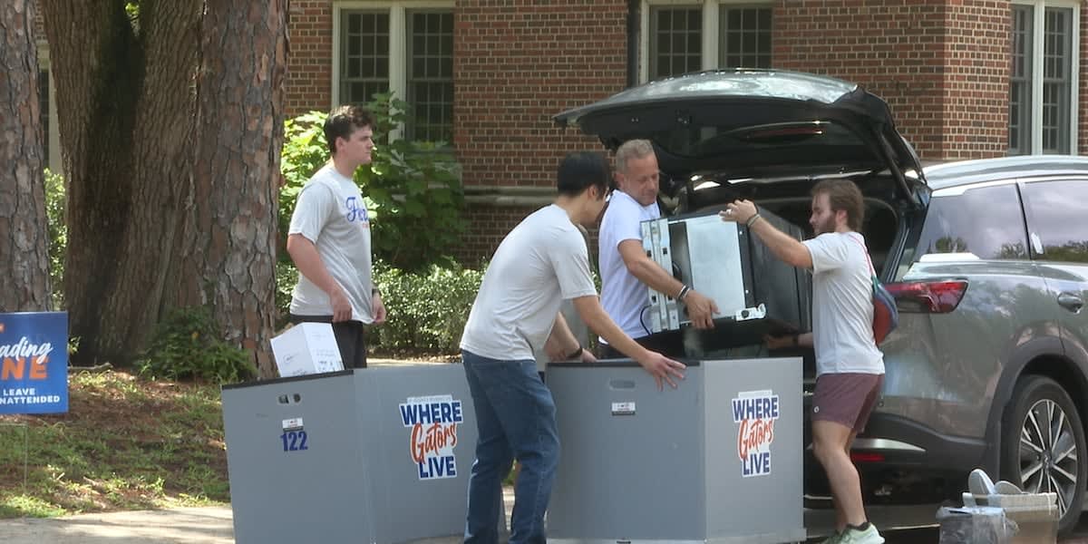 UF Volunteers Help 90 Families Each During Move-In Weekend