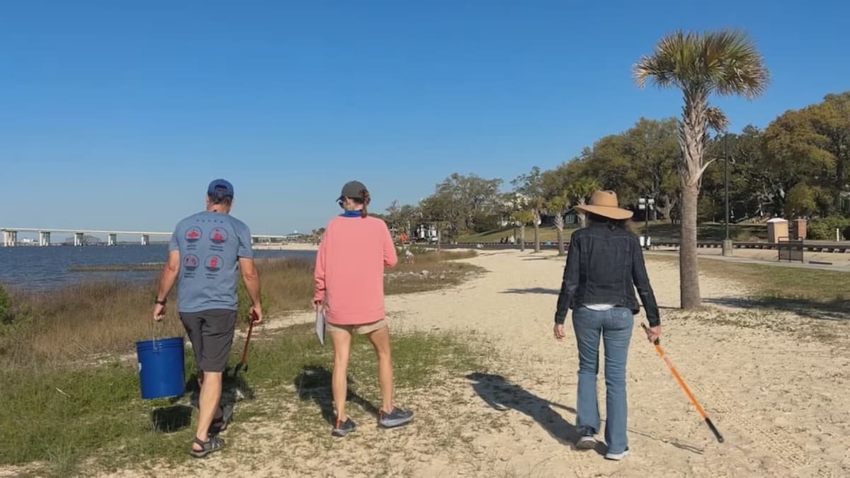 50+ Volunteers Honor Late Environmentalist at Beach Cleanup - Image 2
