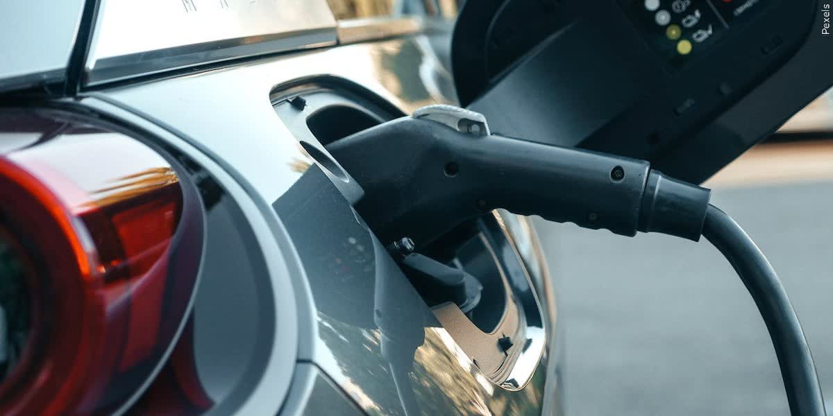 Massachusetts Launches 6 EV Charging Hubs for Taxi Drivers
