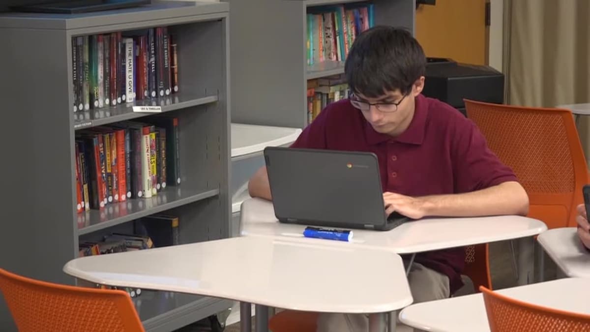 Arizona Teen Wins $2.7M in Scholarships, First to College - Image 2