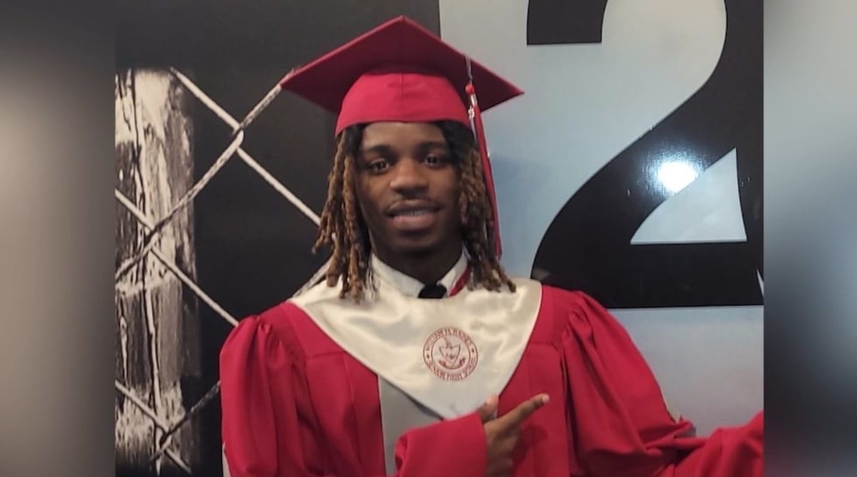 Florida Teen Becomes First Male in Family to Graduate