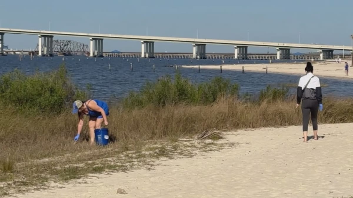Ocean Springs Beach Cleanup Doubles in 3rd Year - Image 4