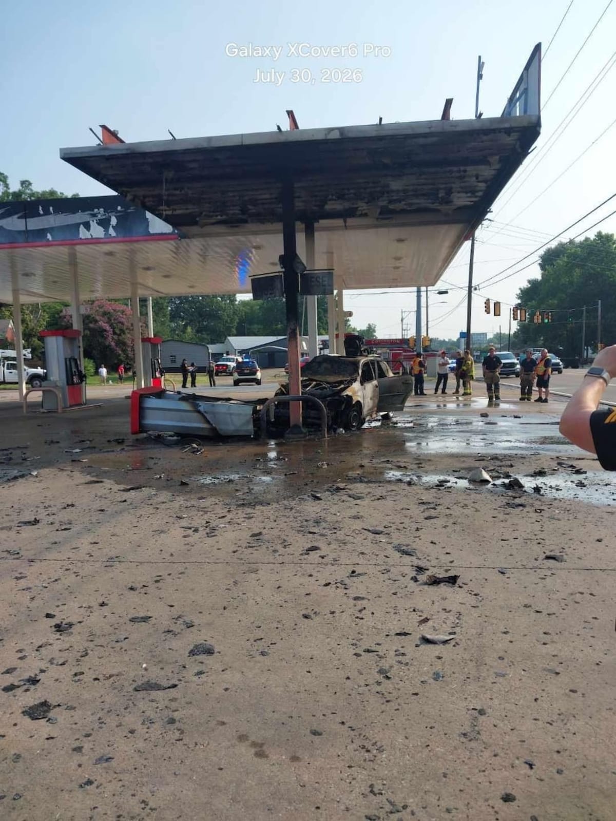Bystanders Pull Driver From Burning Car at Tennessee Gas Station - Image 3
