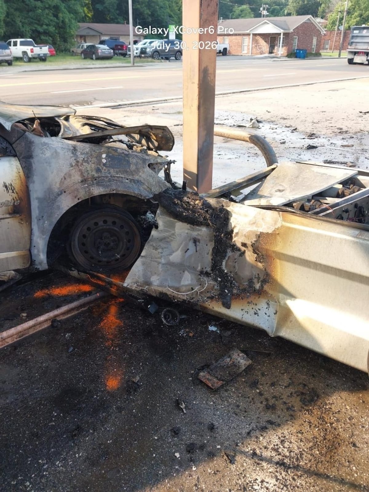Bystanders Pull Driver From Burning Car at Tennessee Gas Station - Image 4