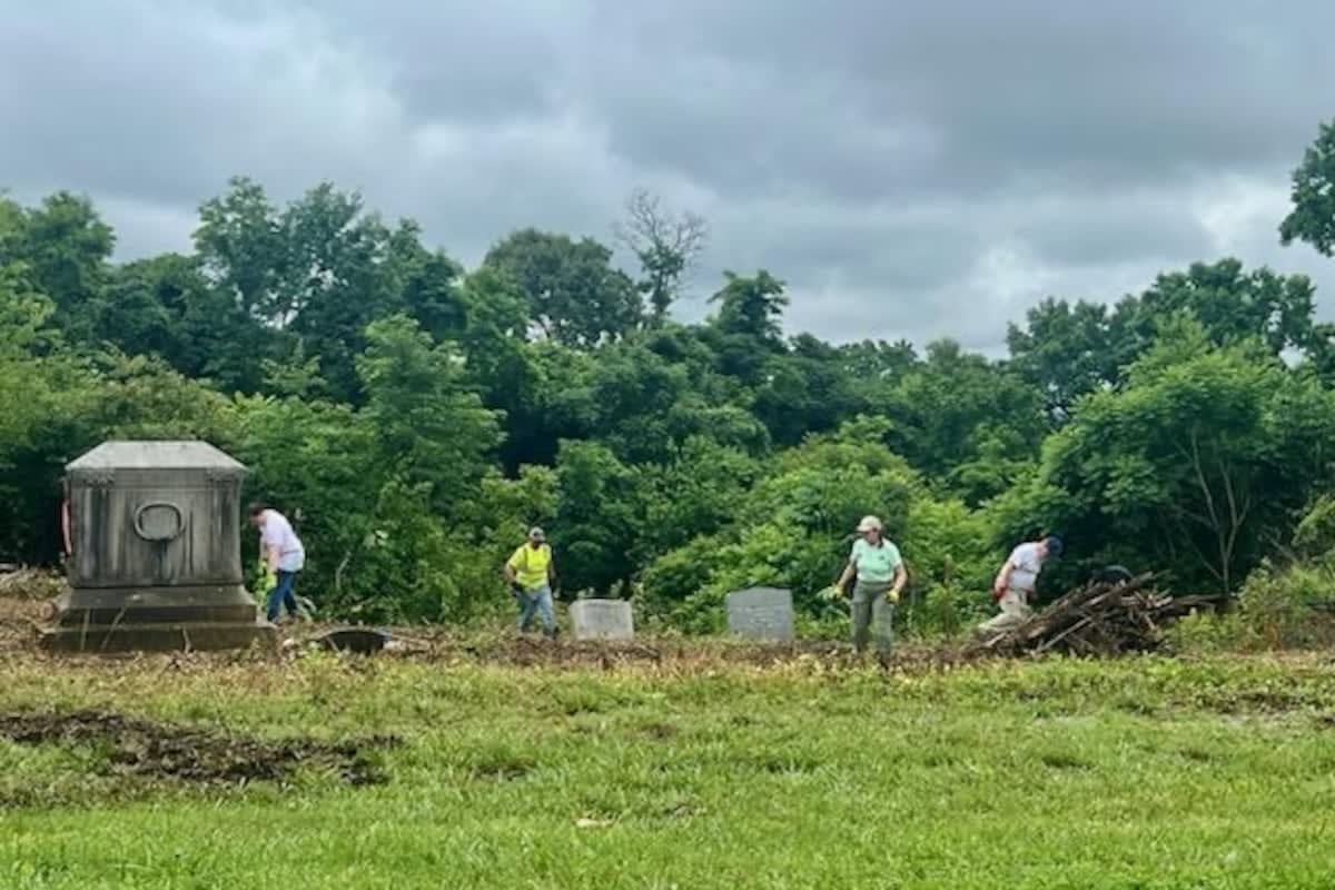 Company Donates Equipment to Restore Historic TN Cemetery - Image 4
