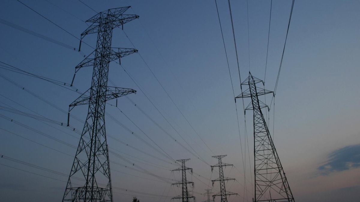 New Hydropower Line Brings Canadian Clean Energy to New England