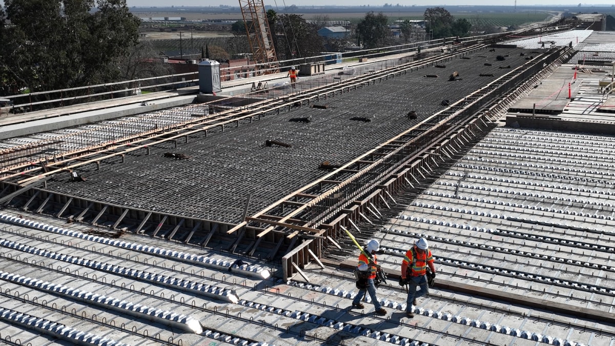 California's High-Speed Rail Attracts Private Investors
