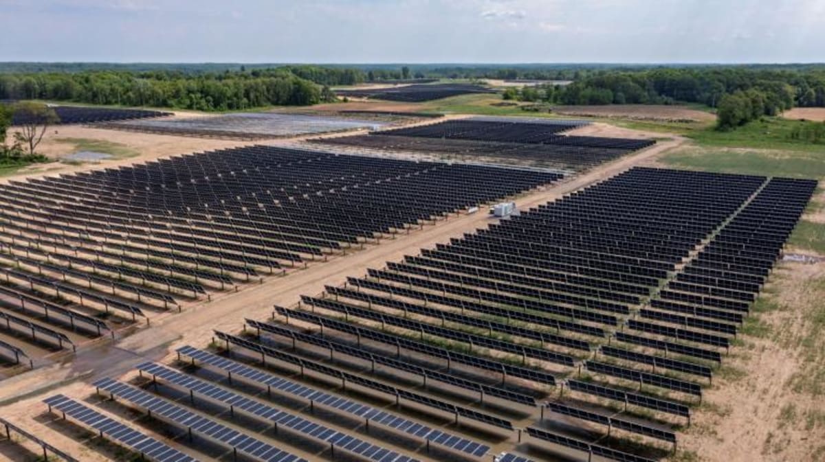 Court Blocks Trump Order Keeping 64-Year-Old Coal Plant Open - Image 3