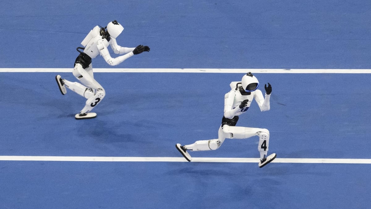 Humanoid Robot Runs 100m in 8.84 Seconds in Beijing