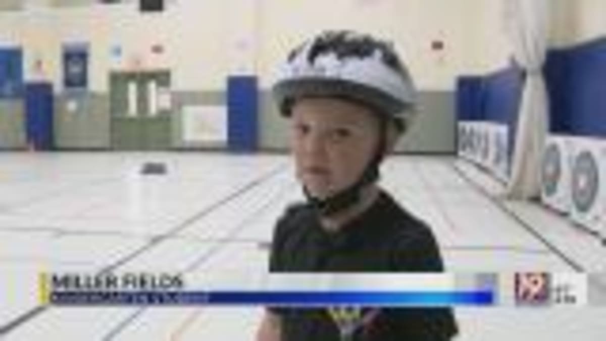 Utility Worker Rescues Elderly Man from Alabama Park Lake - Image 3