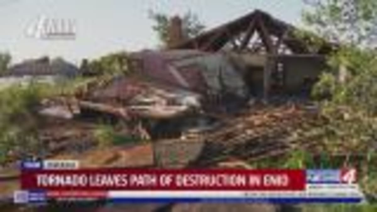 Volunteers Pour Into Enid After EF-4 Tornado Hits - Image 5