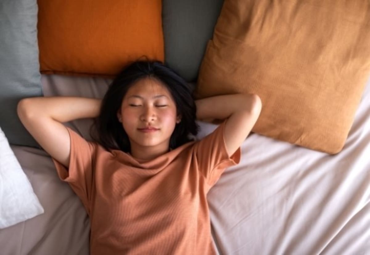 Sleep Beats Screen Time for Teen Mental Health Success