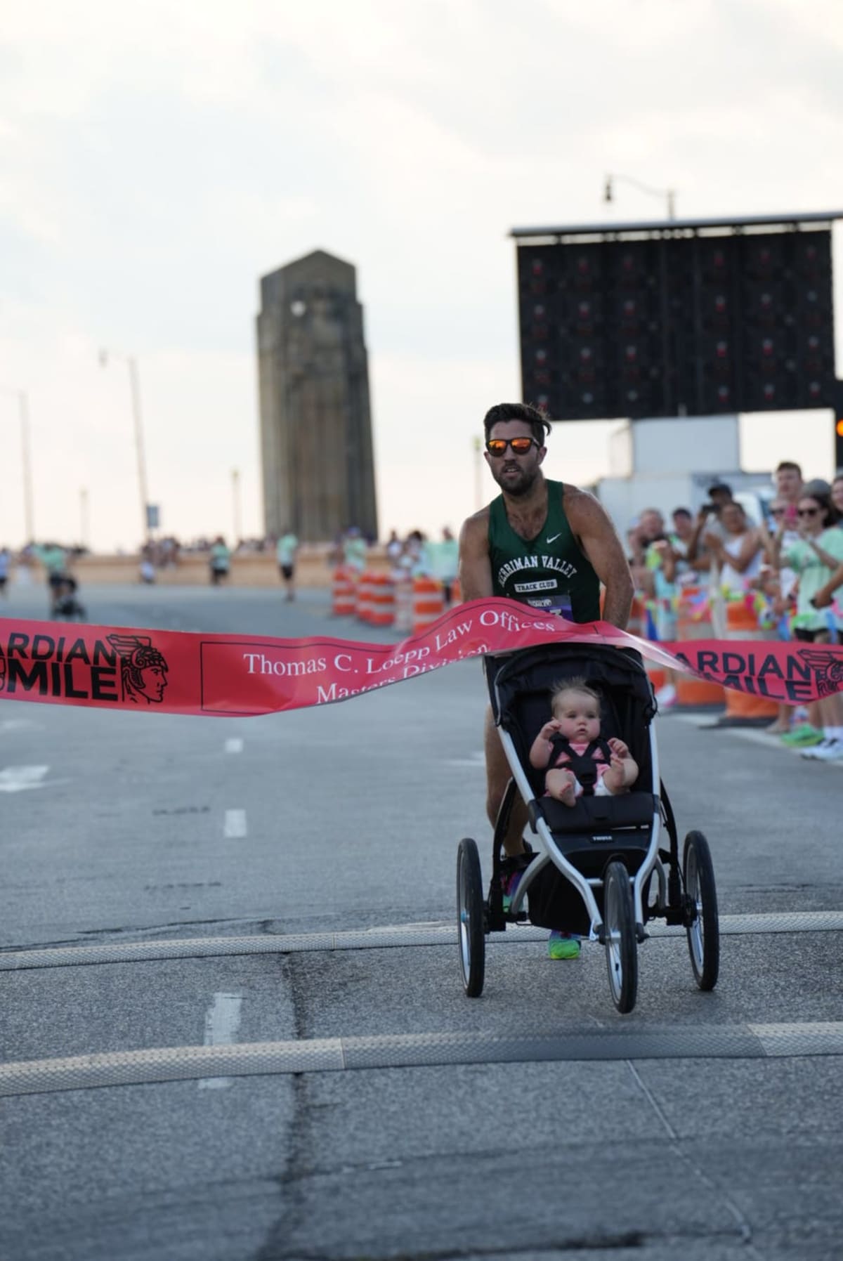 Dad Runs 4:17 Mile Pushing Daughter, Breaks World Record - Image 4
