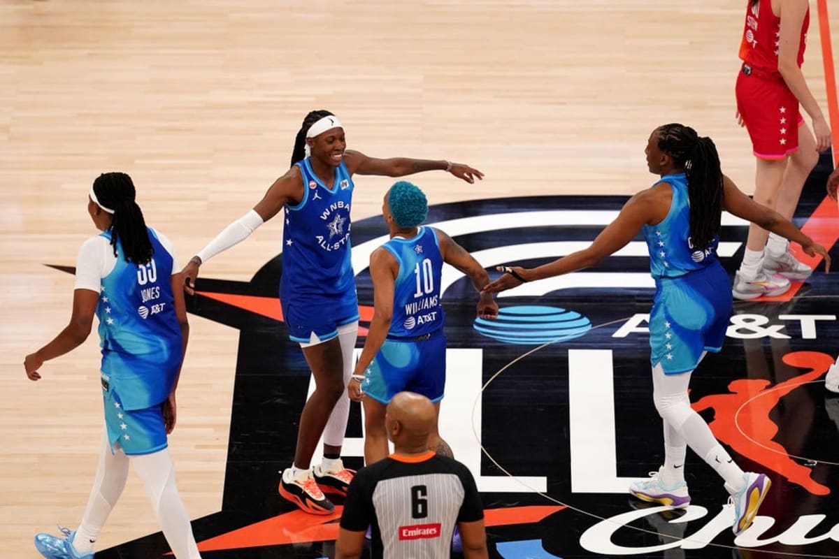 WNBA Players Now Fly Charter After 30 Years of Struggle - Image 4