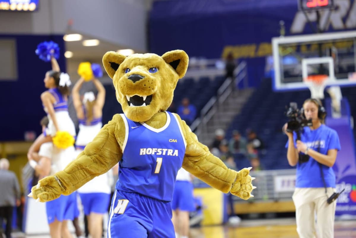 Female College Mascots Break Stereotypes in Viral Reveals - Image 5