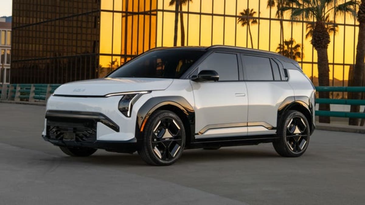 Kia's New EV3 Starts at $31,385 With 321-Mile Range - Image 3