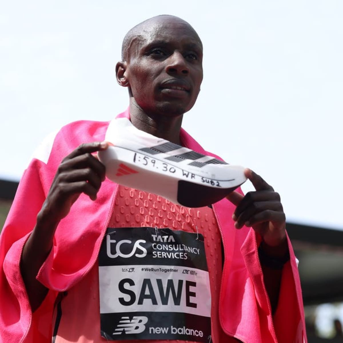 Runner Breaks 2-Hour Marathon Barrier in London Record - Image 3