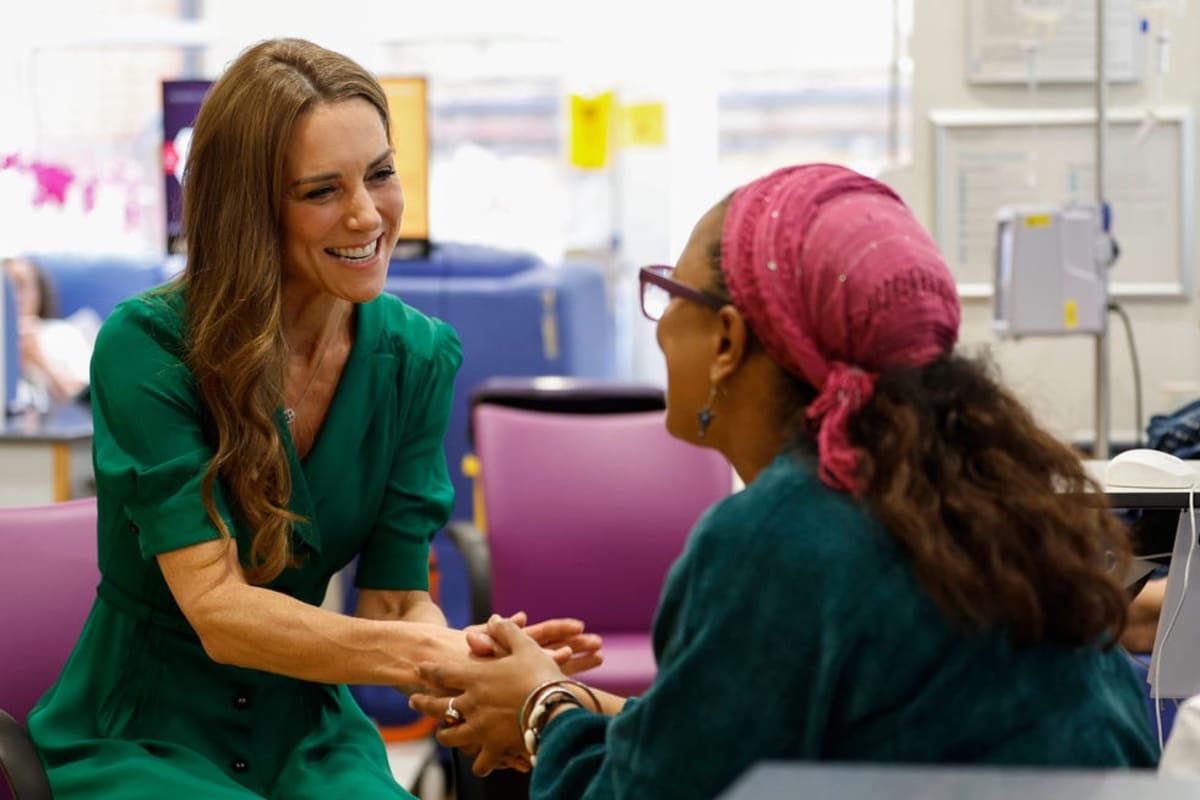 Princess Kate Bonds With Cancer Survivor at Hospital Visit - Image 5