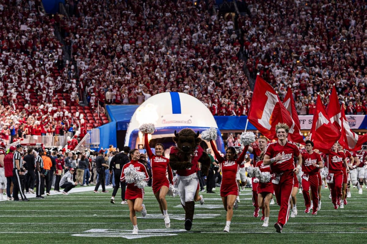Female College Mascots Break Stereotypes in Viral Reveals - Image 3