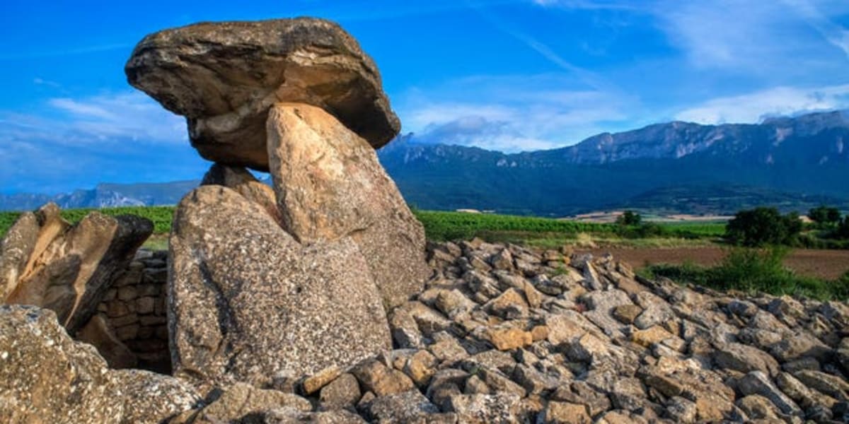 6,300-Year-Old Spanish Tomb Rewrites Ancient History - Image 2