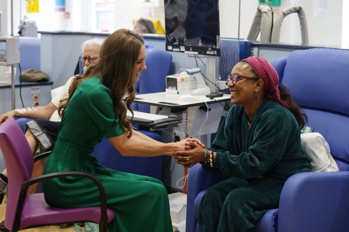 Princess Kate Bonds With Cancer Survivor at Hospital Visit - Image 3